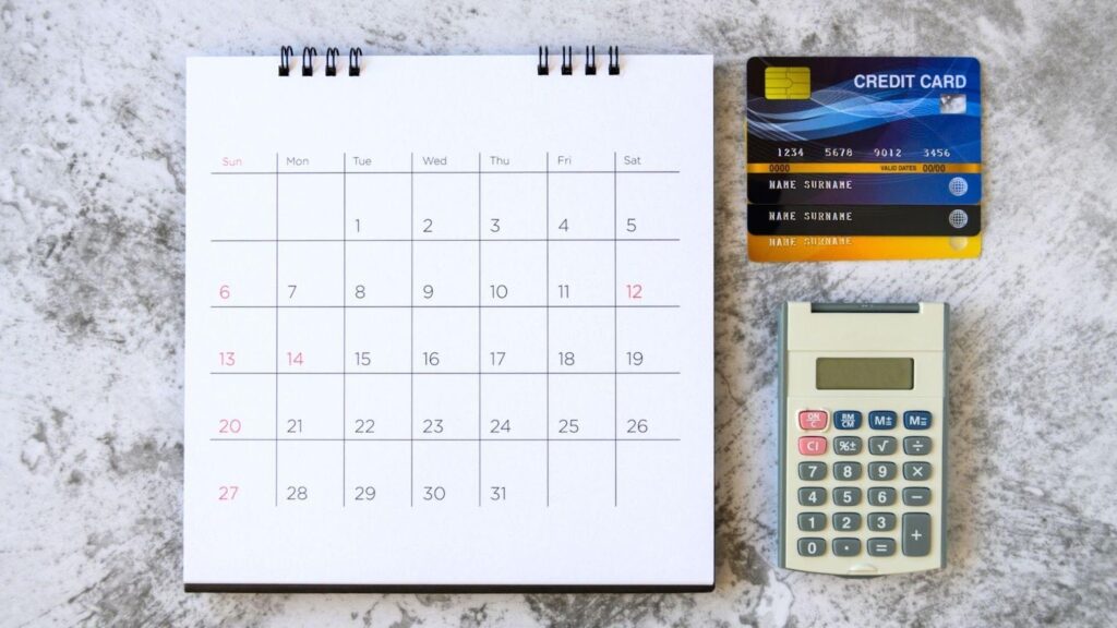 How an EMI Calculator Makes Credit Card Payments Predictable?